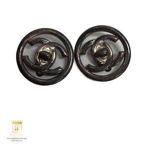 Chanel Turn lock clip on earrings
